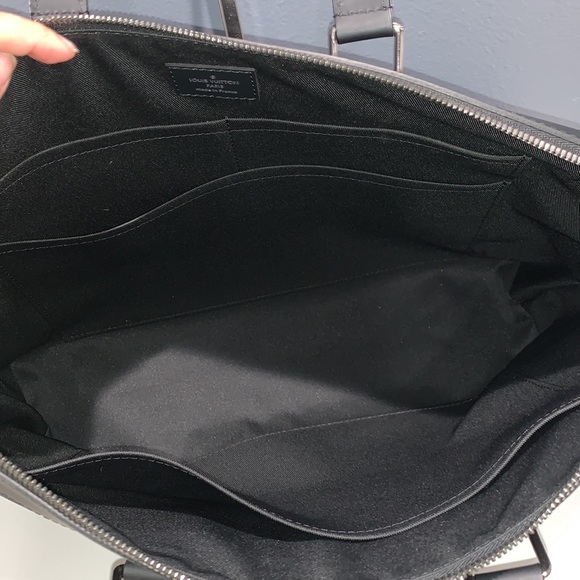 Louis Vuitton messenger - Picture 3 of 5